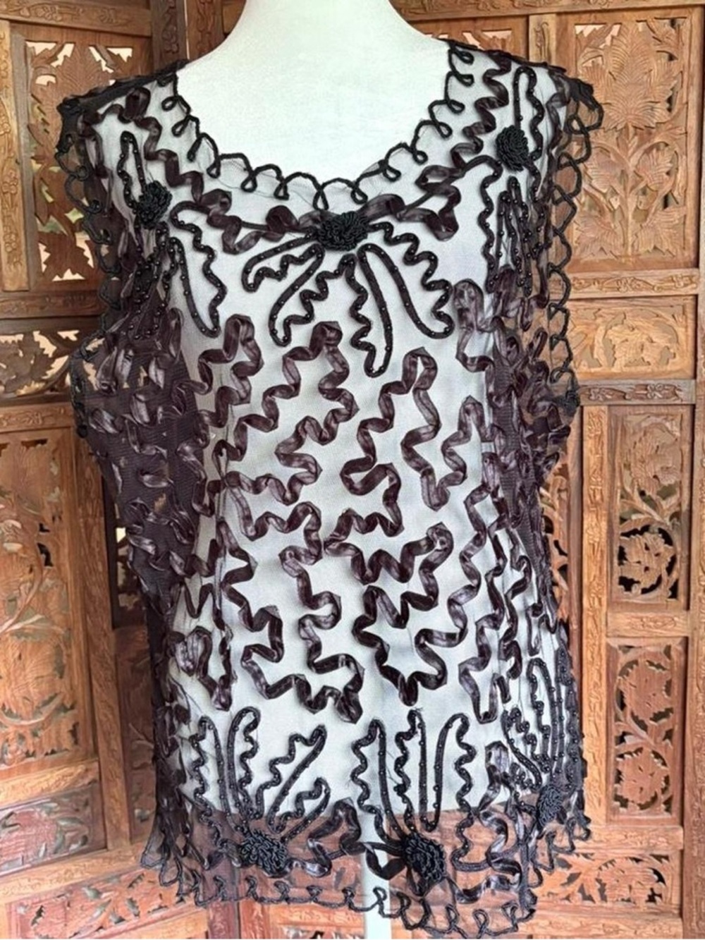 ModeLia black ribbon embroidered mesh beaded sleeveless top size large